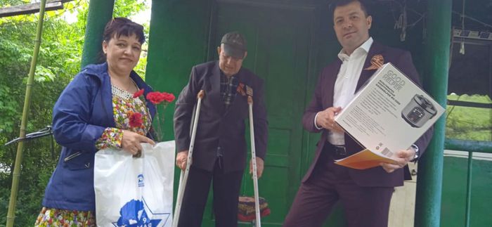 Представители администрации и культуры Вельяминовского сельского поселения  поздравили с Днем Победы ветерана ВОВ Михаила Тимофеевича Репина